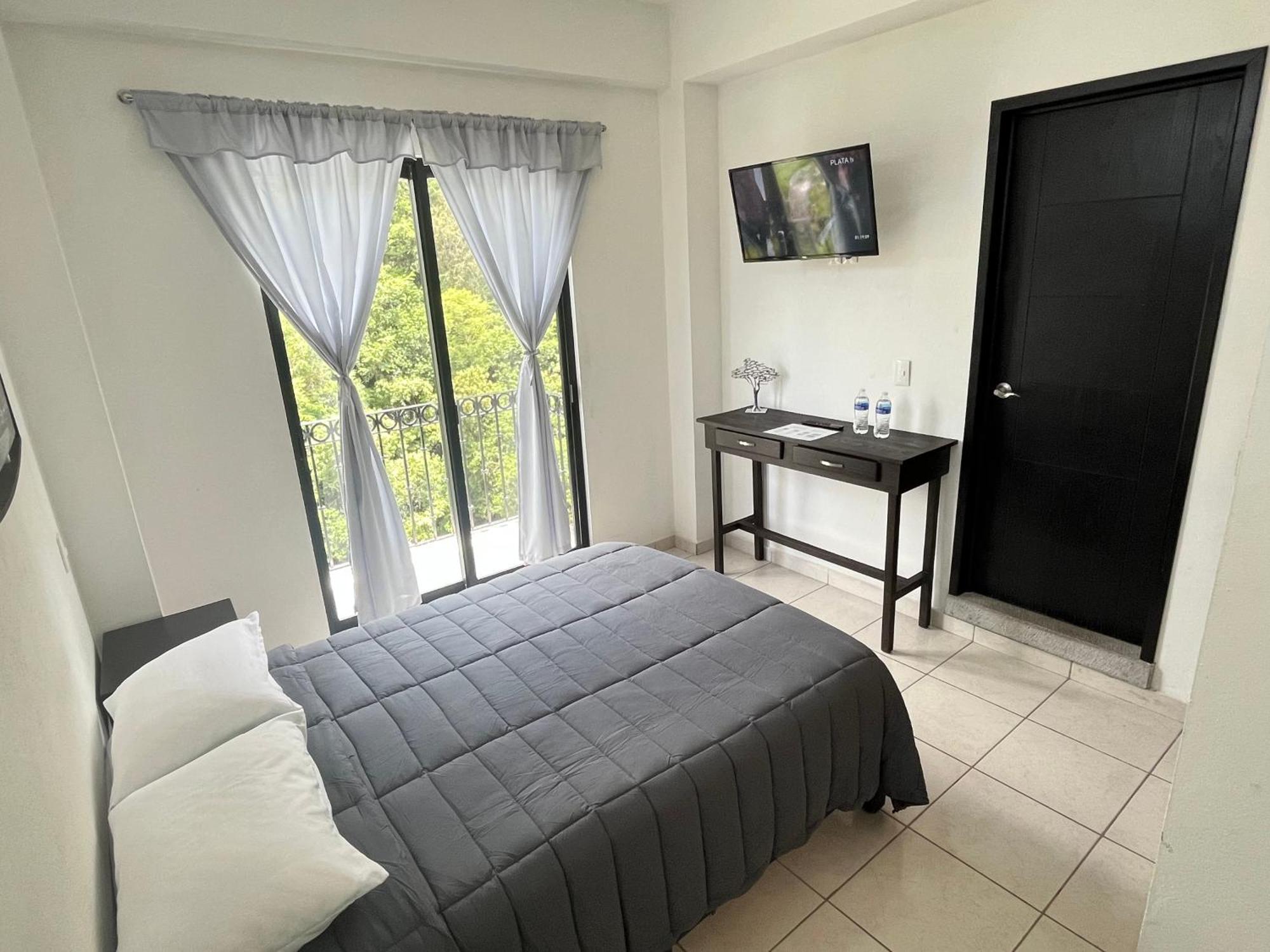 Hotel Boutique Arbol De La Vida 塔斯科·德·阿拉尔孔 外观 照片